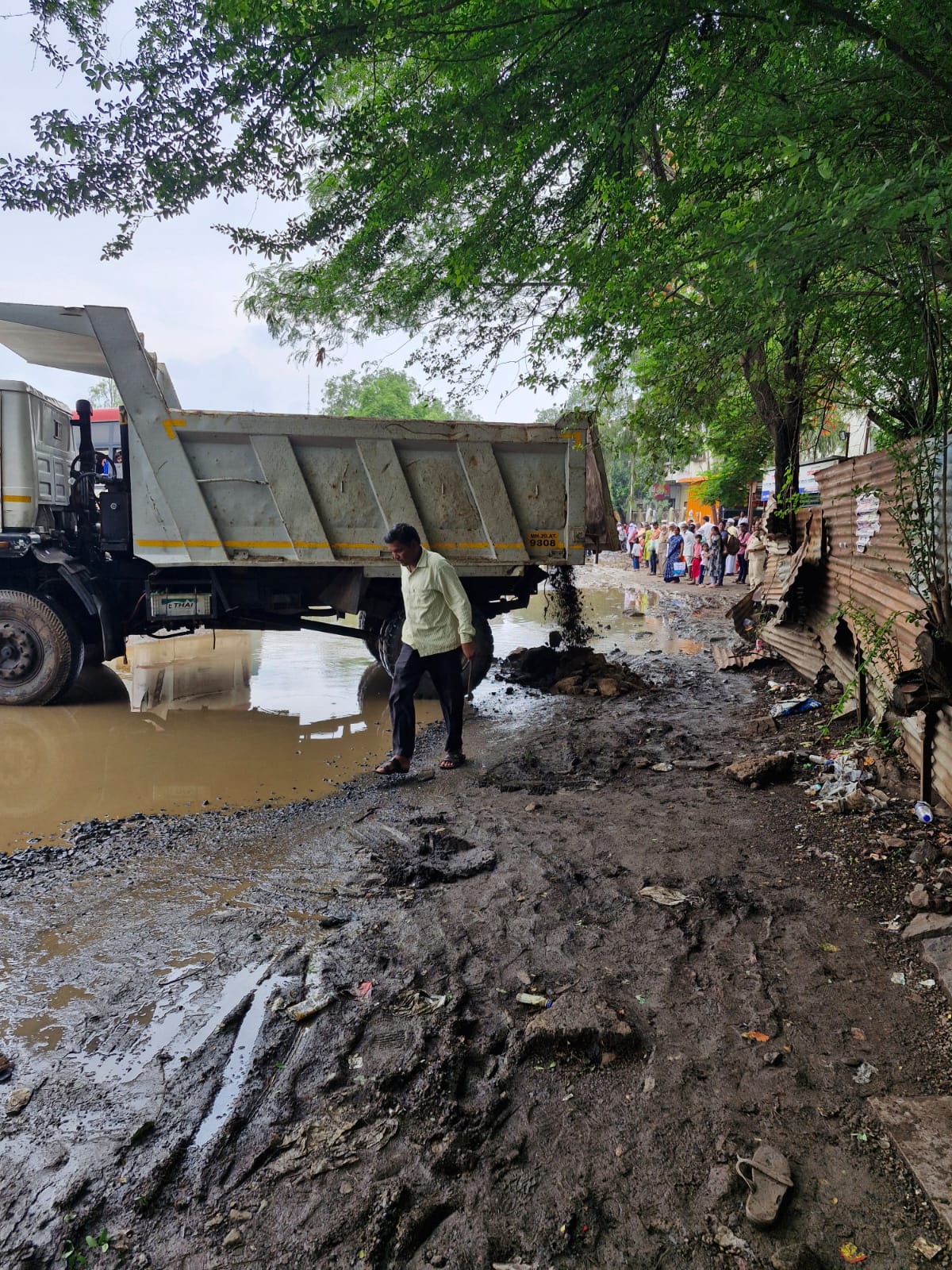 धाराशिवच्या बसस्थानकातील समस्येबाबत आमदार कैलास पाटील आक्रमक,             