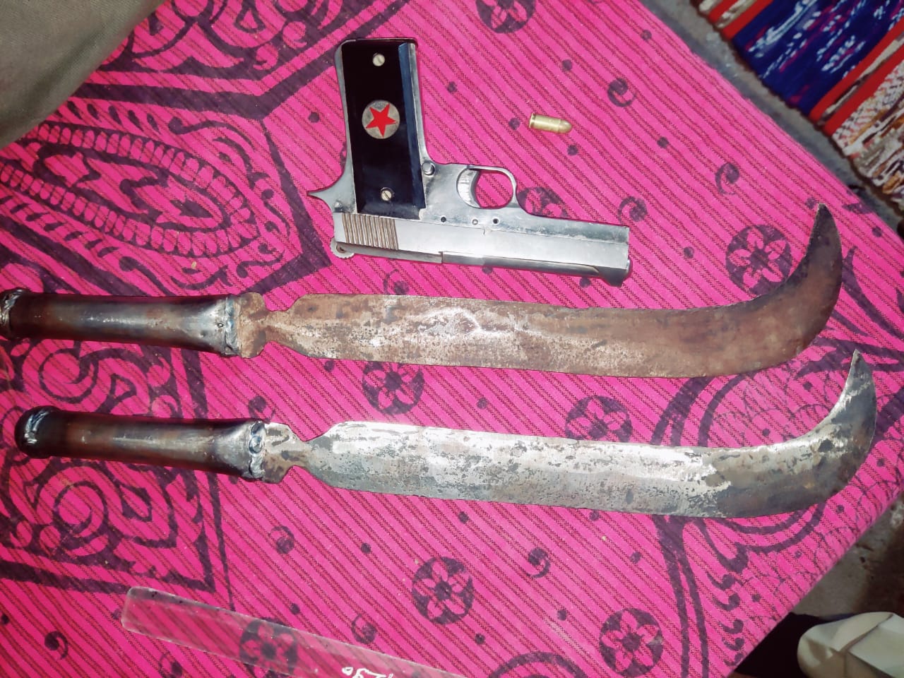 परांड्यात दरोड्याच्या तयारीत असलेले पाच जण गजाआड!गावठी कट्टा, जिवंत काडतूस, धारदार शस्त्रे आणि दुचाकी जप्त