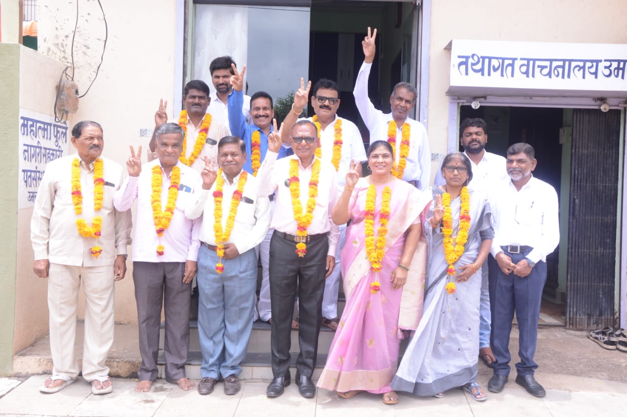 महात्मा फुले नागरी सहकारी पतसंस्थेच्या चेअरमनपदी कैलास शिंदे, व्हाईस चेअरमनपदी दत्तू कांबळे यांची बिनविरोध निवड