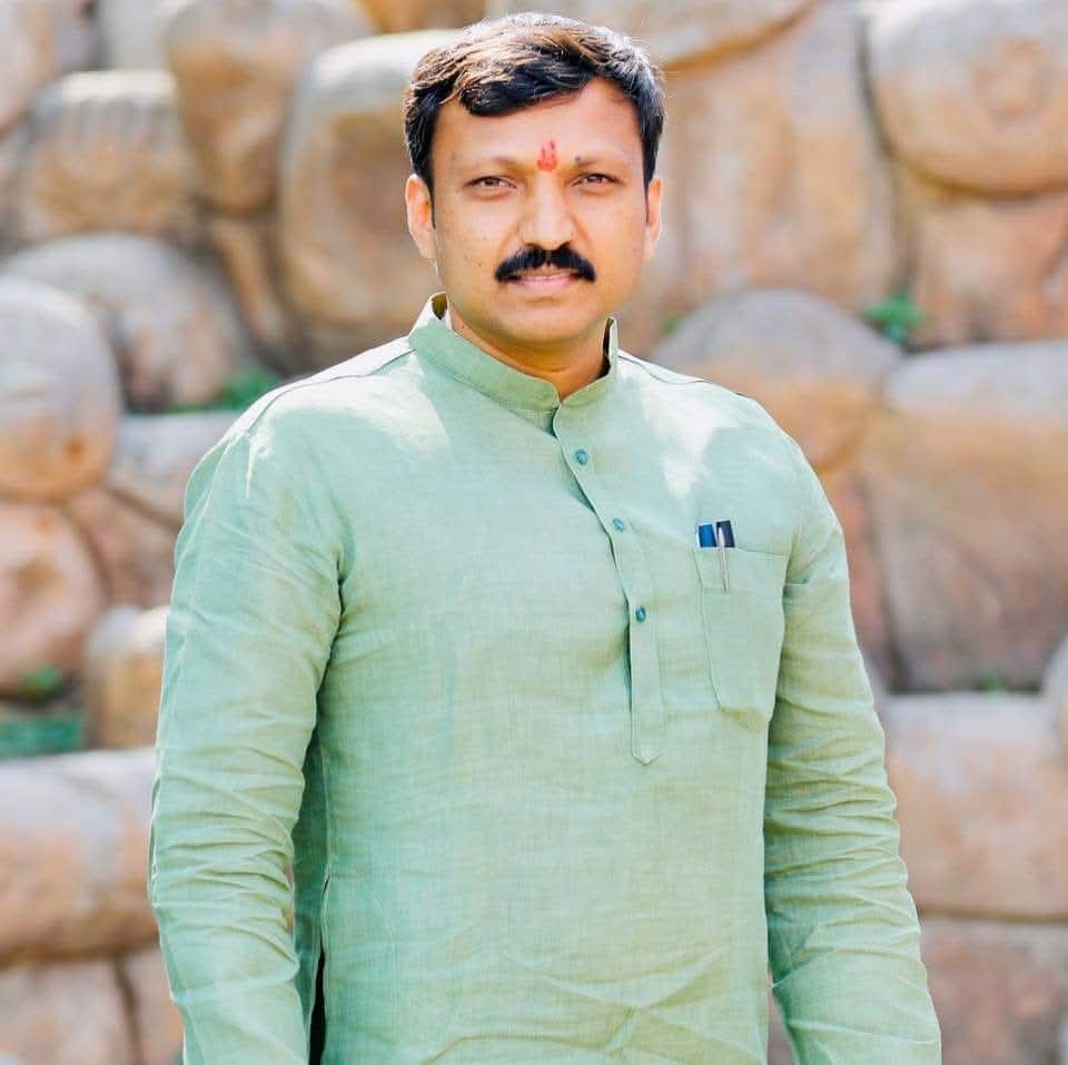 तुळजापूर ड्रग्ज रॅकेट प्रकरणावरून खासदार ओमप्रकाश राजेनिंबाळकर आक्रमक; वादग्रस्त डीवायएसपी निलेश देशमुख यांची मुदतवाढ रद्द करण्याची मुख्यमंत्र्यांकडे मागणी