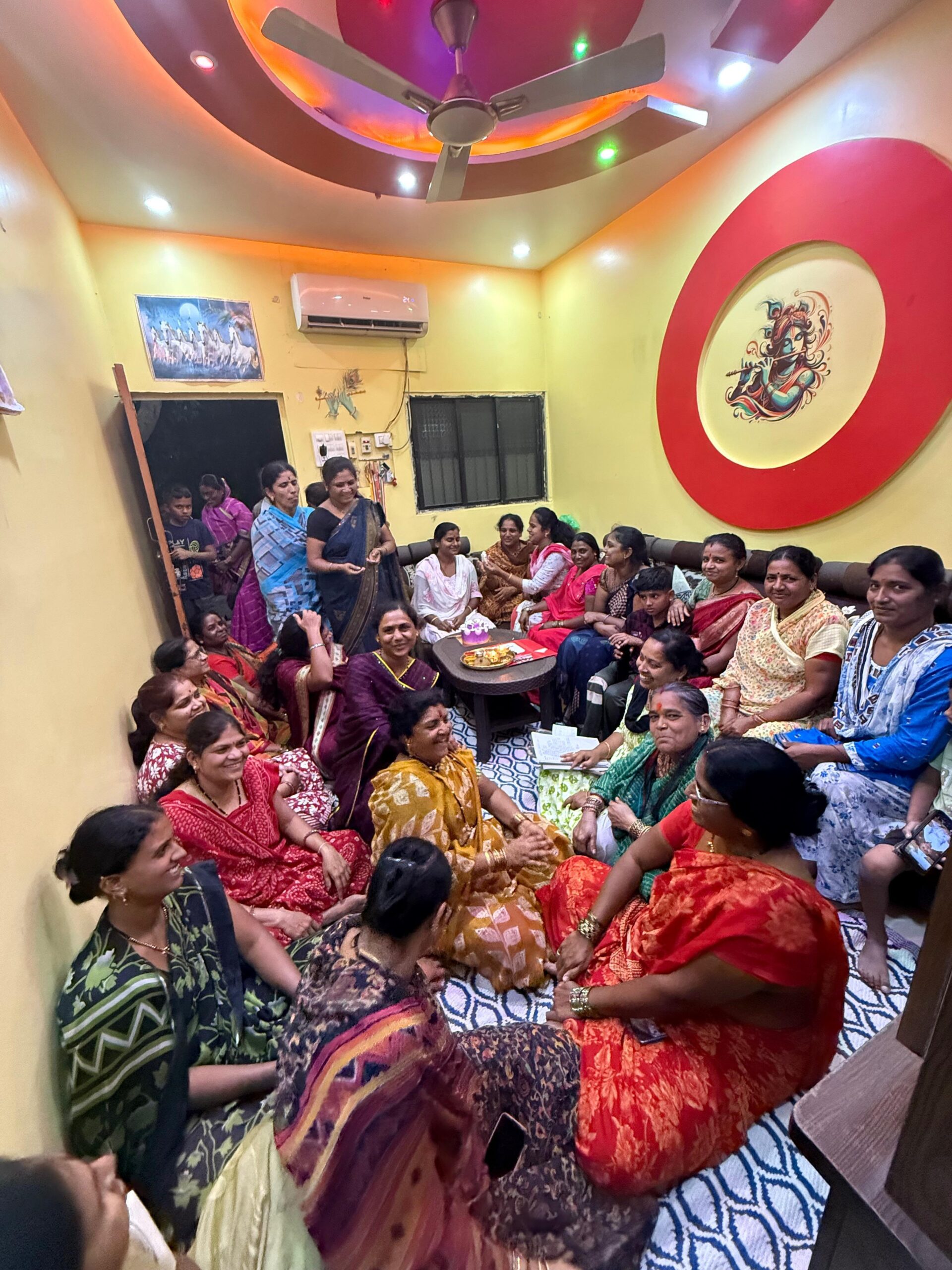 ठाकरे नगर नवरात्र महोत्सव २०२५ कार्यक्रम व महिला कार्यकारणी जाहीर कार्यक्रमाची सर्व जबाबदारी महिला शक्तीकडे सांस्कृतिक व धार्मिक, आरोग्य तपासणी शिबिर आदी कार्यक्रम