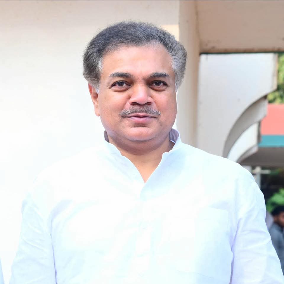 धाराशिवला जंक्शन होणार, अर्थकारणाला गती मिळणारधाराशिव-तुळजापूर-सोलापूर रेल्वेमार्गासाठी ३२९५ कोटीसुधारित आराखड्यास मंत्रिमंडळाचा हिरवा कंदिल ः आमदार राणाजगजितसिंह पाटील